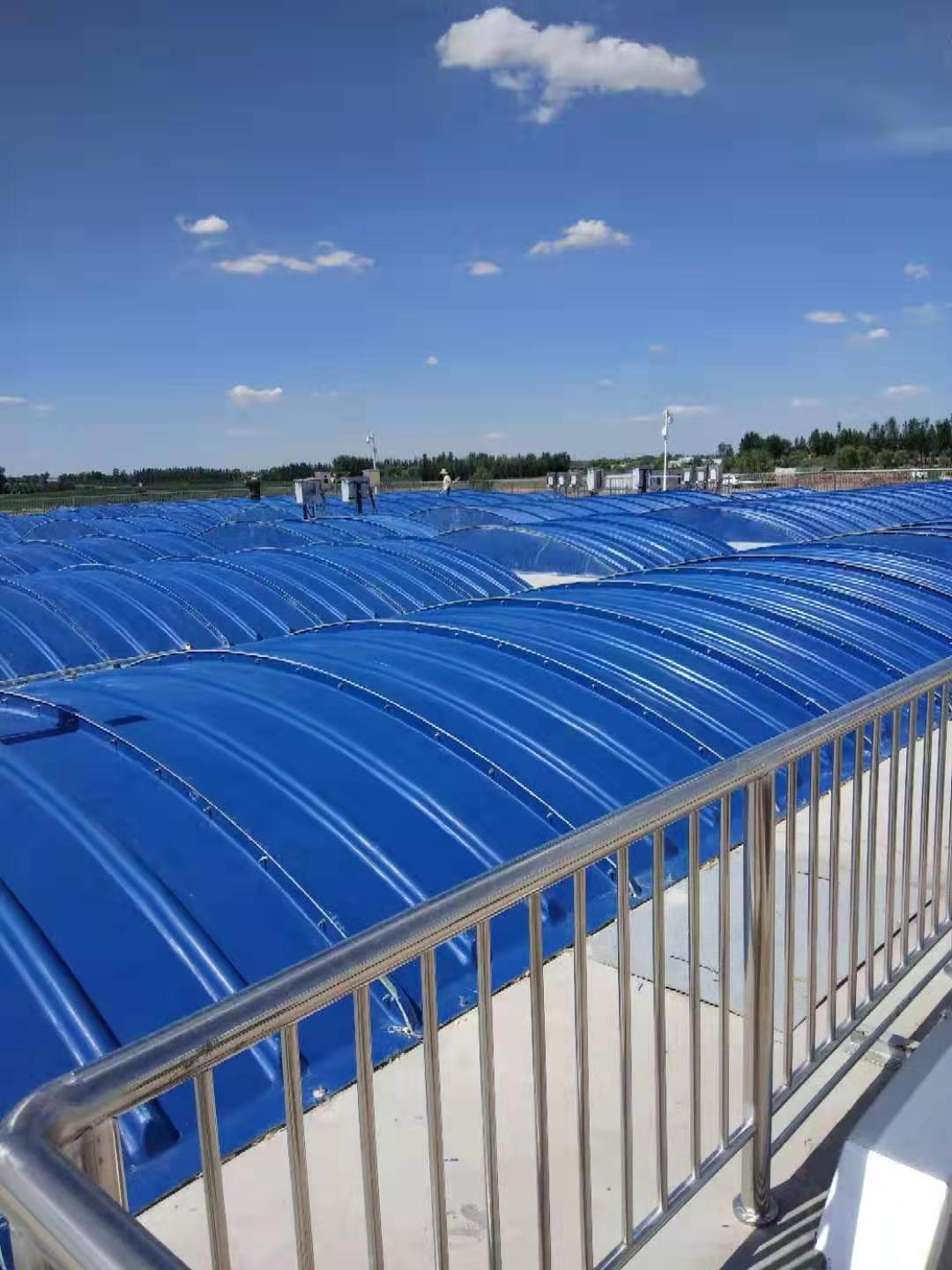 邢台定制玻璃钢防雨盖板与大跨度污水池玻璃钢集气罩的应用与优势